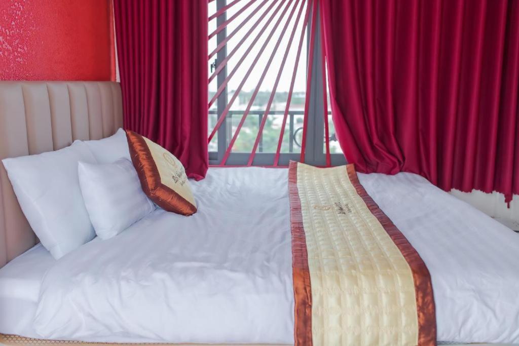 Bich Ngoan Hotel Trà Vinh Exteriör bild
